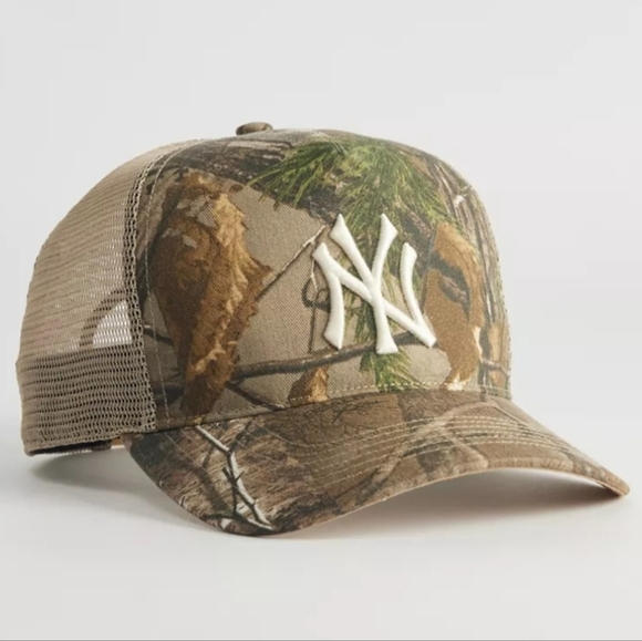 Urban Outfitters Other - ❤️BUY 2 GET 1 FREE DEAL  ’47 Brand MLB New York Yankees Camo Hitch Trucker Hat